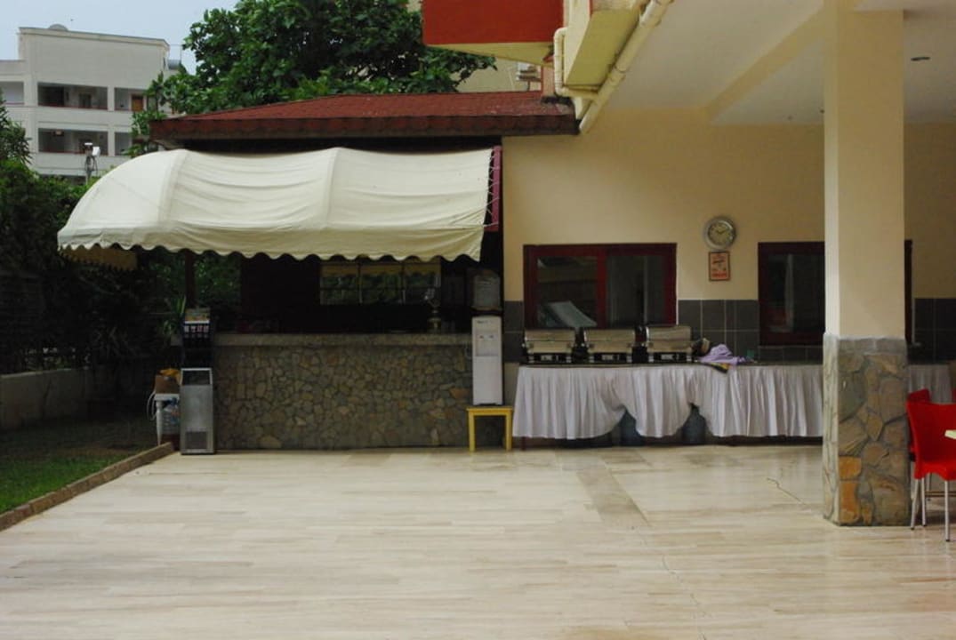 Bar na basenie w drugim budynku A11 Hotel Obaköy