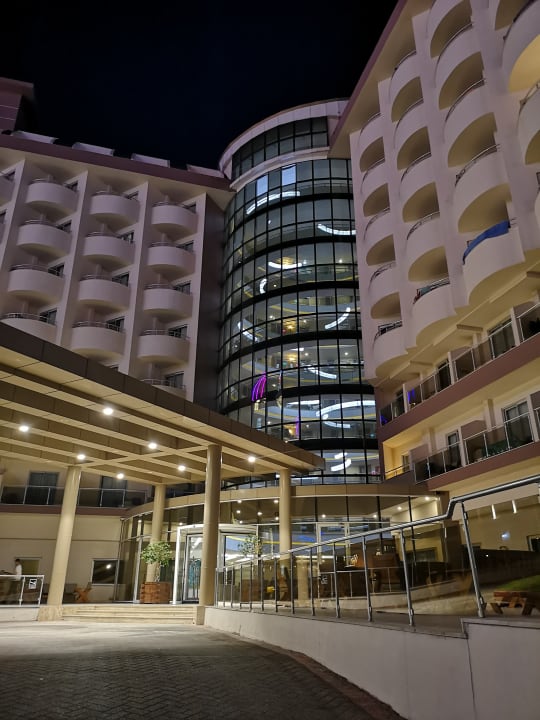 Außenansicht Saturn Palace Resort Hotel