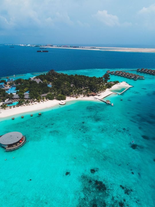 Außenansicht Centara Ras Fushi Resort & Spa Maldives