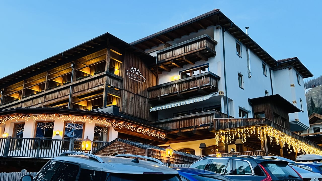 Außenansicht Hotel Alpenblick