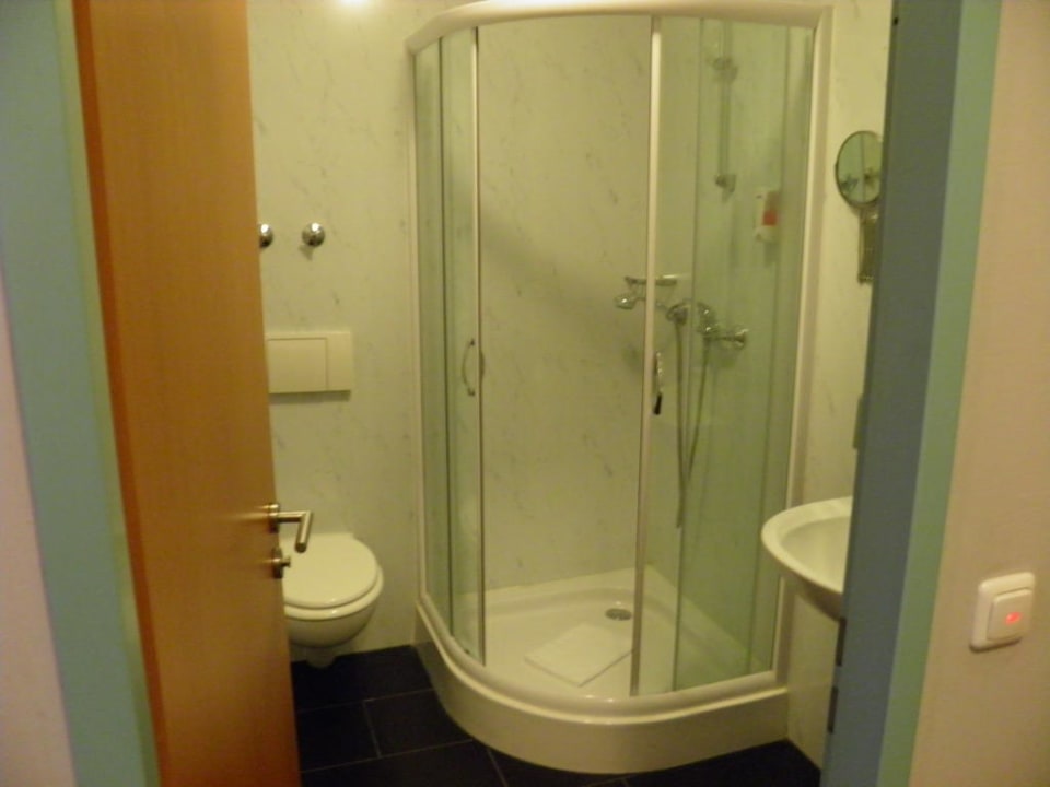 Badezimmer Hotel Kiel by Golden Tulip