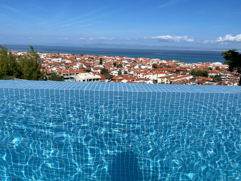 Pool Alia Palace