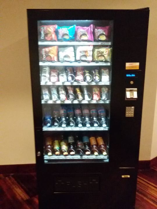 Steht im Flur nahe des Fahrstuhl  db San Antonio Hotel + Spa