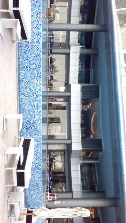 Pool Conrad Abu Dhabi Etihad Towers