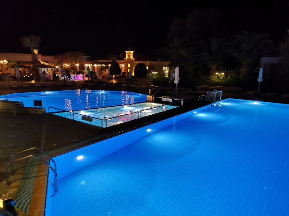 Pool Neptune Luxury Resort