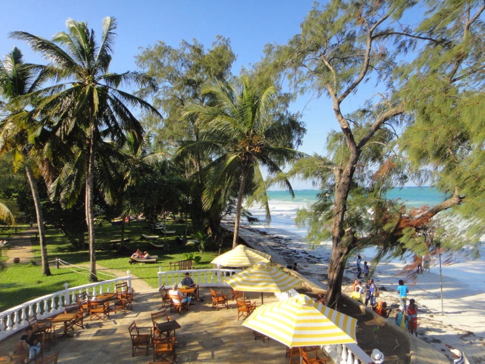 Blick von der erhöhten Terrasse Hotel Papillon Lagoon Reef