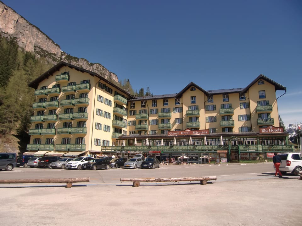 Hotel von vorn Grand Hotel Misurina