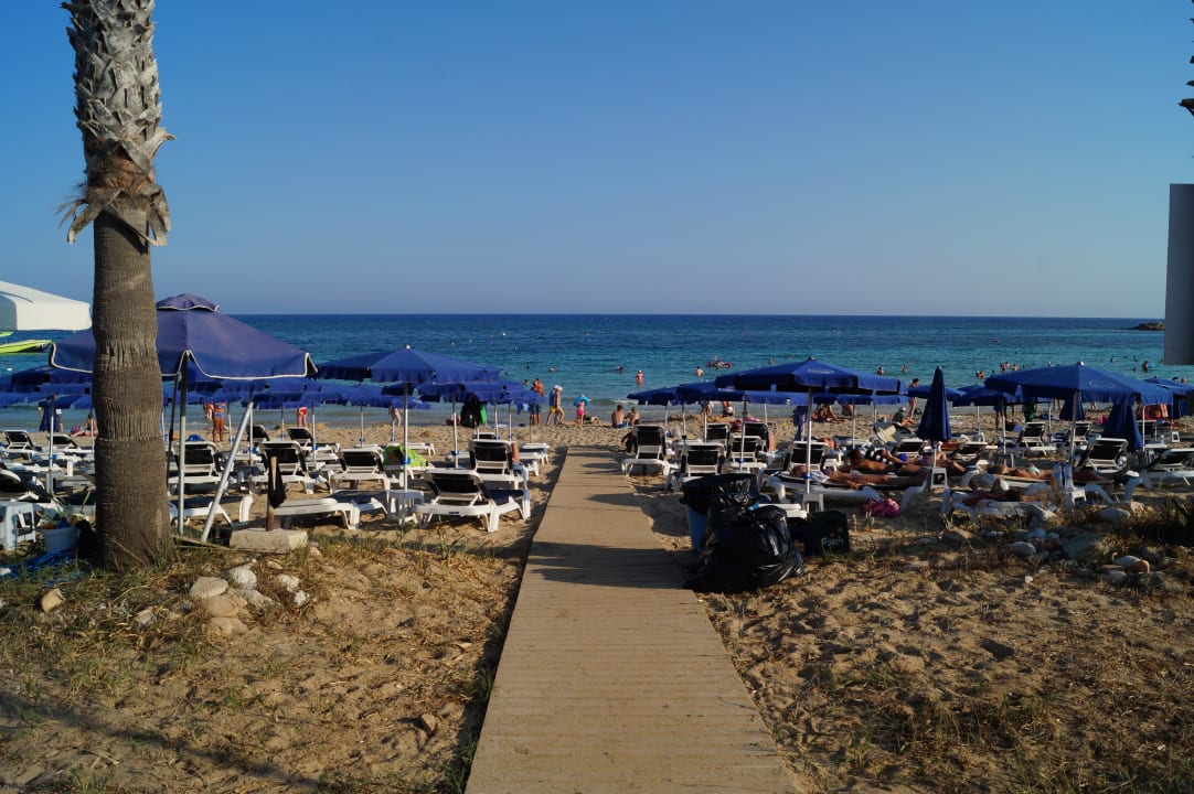 Strand Theophan Restaurant and Apartments