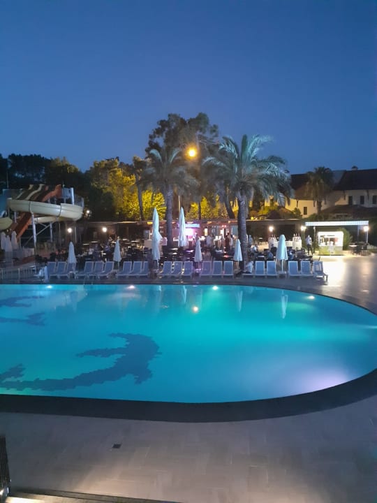 Pool Hotel Grand Ring