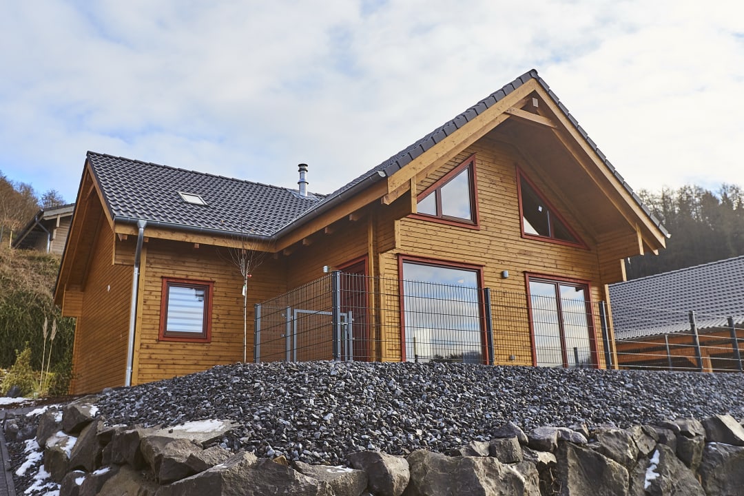 Außenansicht Eifel & See - Ferienhäuser am Waldsee Rieden/Eifel