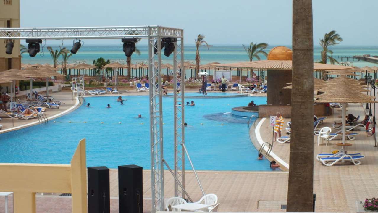 Widok z tarasu AMC Royal Hotel & SPA