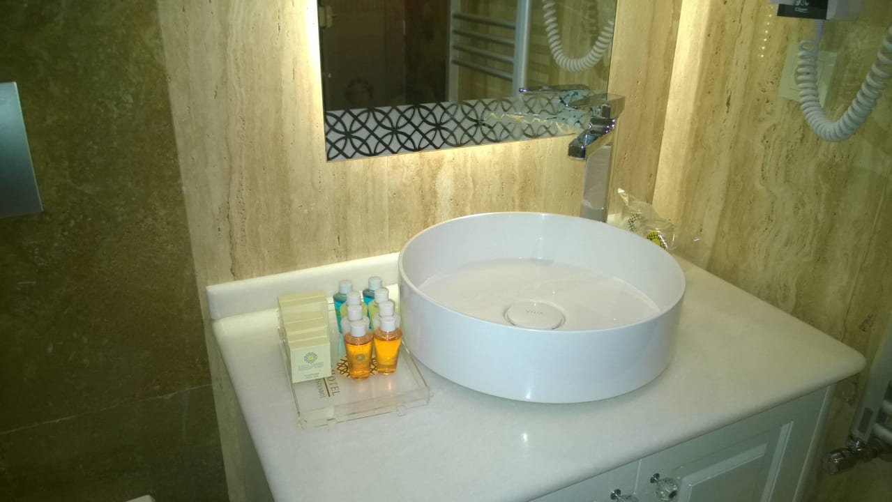 Azade Premier, Istanbul Triton Hotel