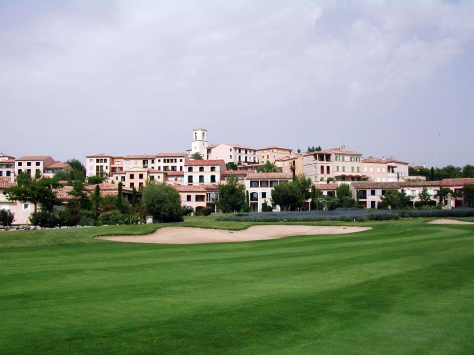 Ausblick vom Golfplatz Pierre & Vacances Resort Pont Royal en Provence