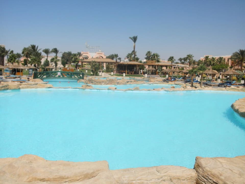 Einer der vielen Pools Beach Albatros Resort