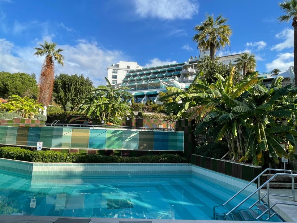 Pool Side Star Elegance