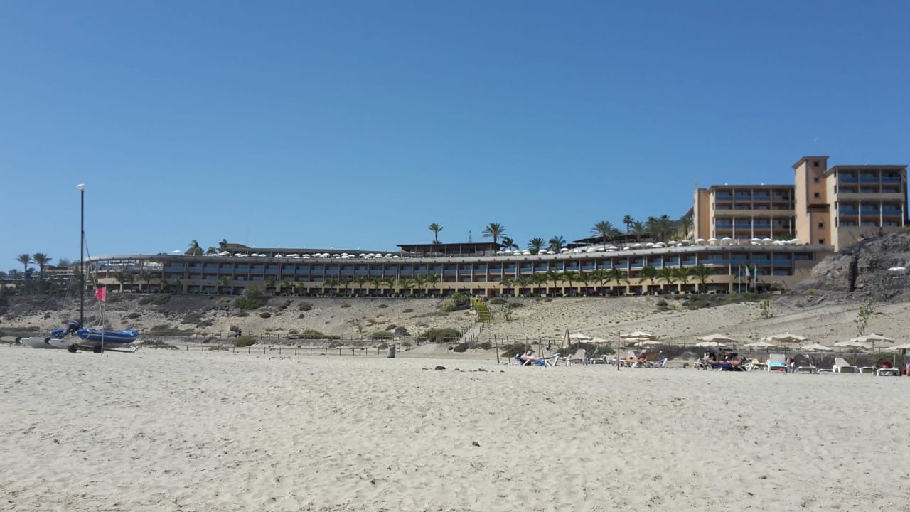 Blick vom Strand zum Hotel  Iberostar Selection Fuerteventura Palace