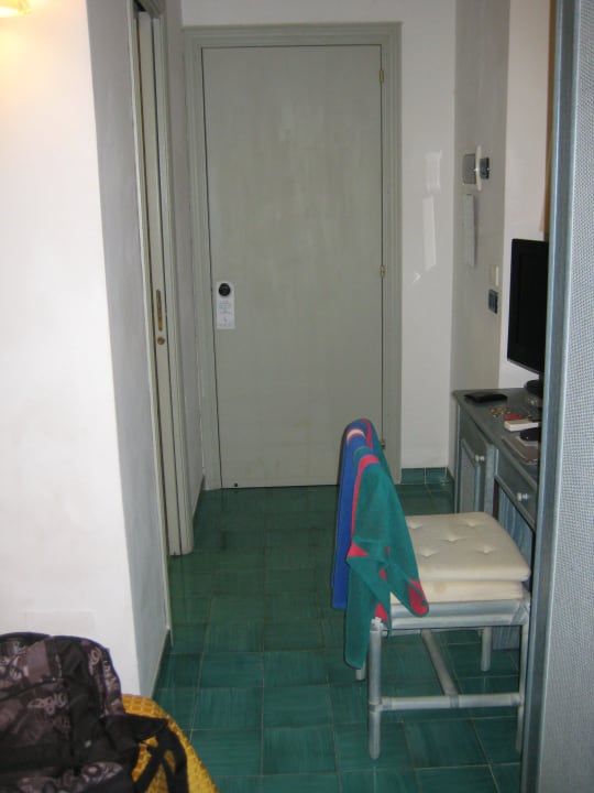 Eingangsbereich meines Zimmers Hotel & Resort Le Axidie, BW Signature Collection