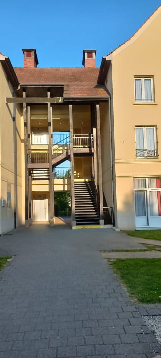 Sonstiges Campanile Val de France