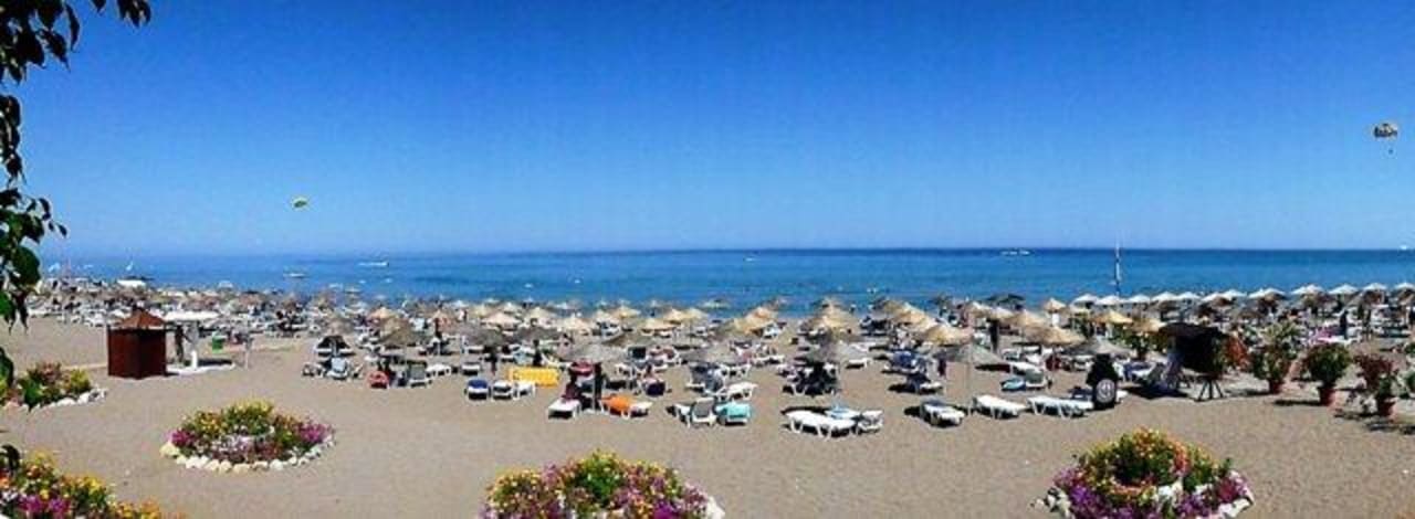 Schöner Strand Hotel Calypso Beach