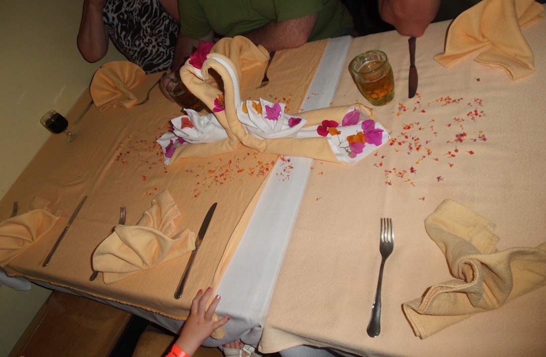 Unser Tisch Hotel Nesrine