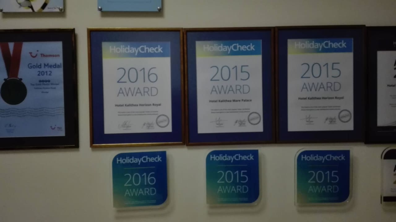 Und wier den Award Hotel Kalithea Horizon Royal