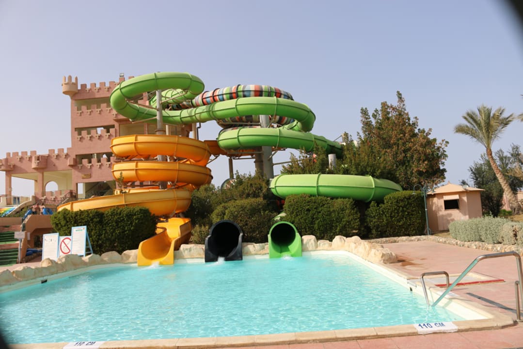 Pool Akassia Swiss Resort