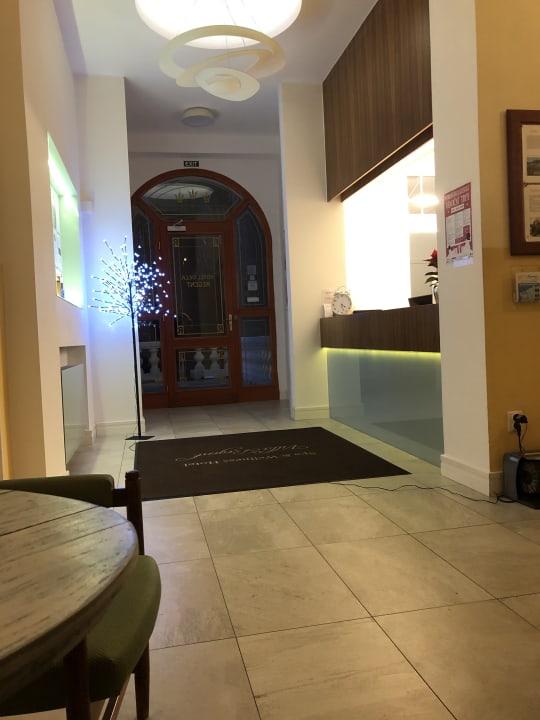 Lobby Hotel Villa Regent