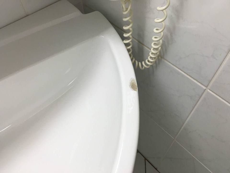 Zustand Waschbecken SORAT Hotel Berlin