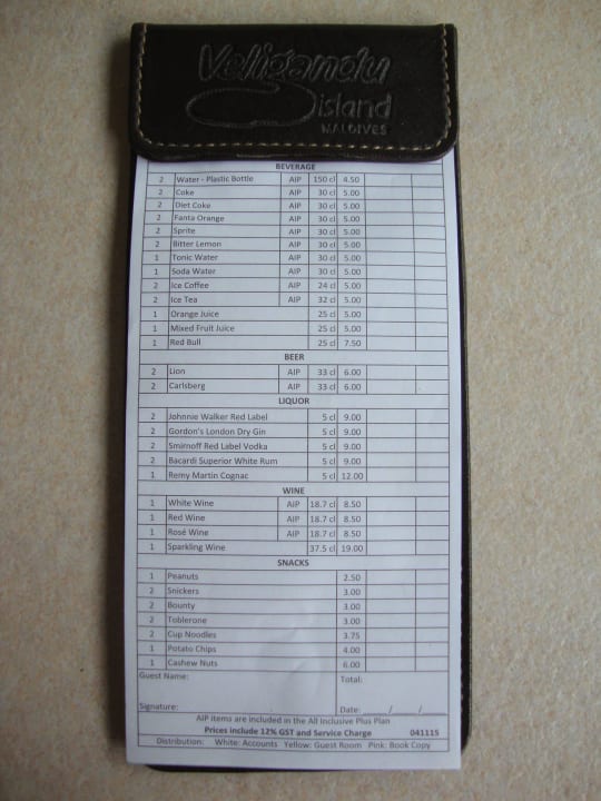 "AIP" gekennzeichn. Getränke sind All Inclusive Veligandu Maldives Resort Island