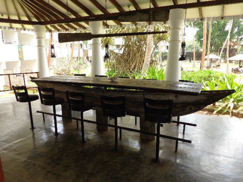 Vor der Lounge-Bar Tangerine Beach Hotel