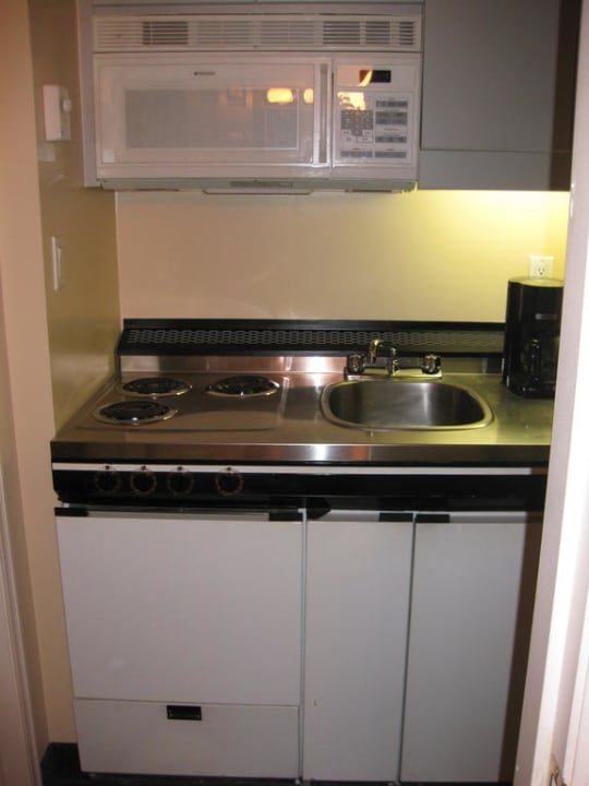 Kochnische in der Suite Hotel Rosedale on Robson