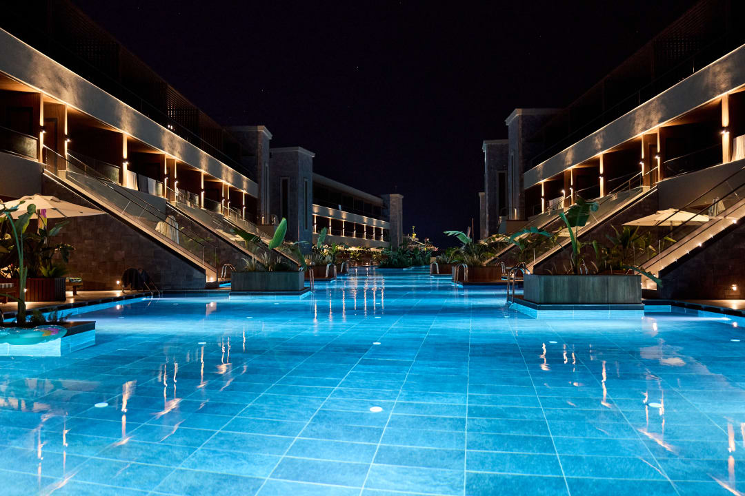 Pool Jacaranda Luxury Resort