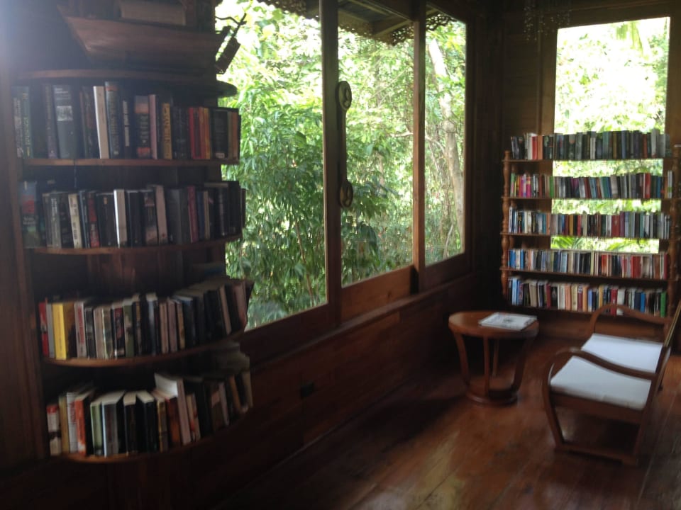 Biblioteka Santhiya Koh Phangan Resort & Spa