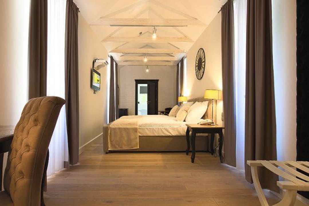 Pokój Biały Hotel Dwór Sanna