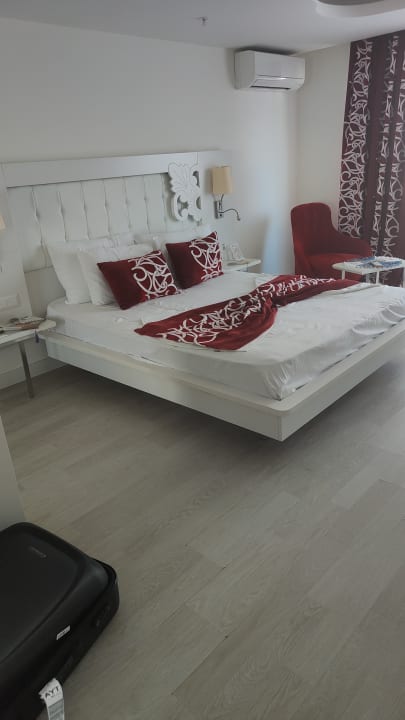 Zimmer Laguna Beach Alya Resort & Spa Hotel