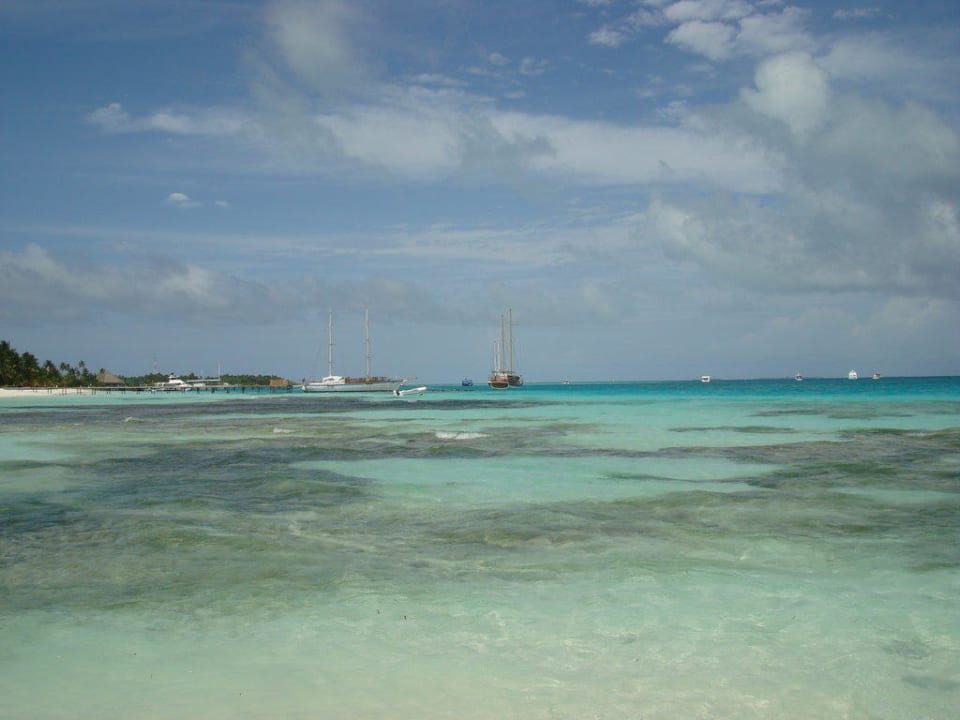 Ausblick vom Strand (Westseite) Meeru Maldives Resort Island
