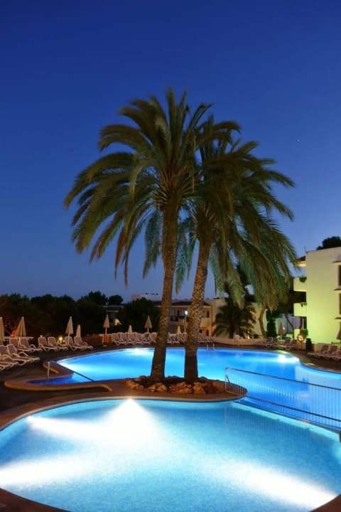 Am Abend Inturotel Azul Garden