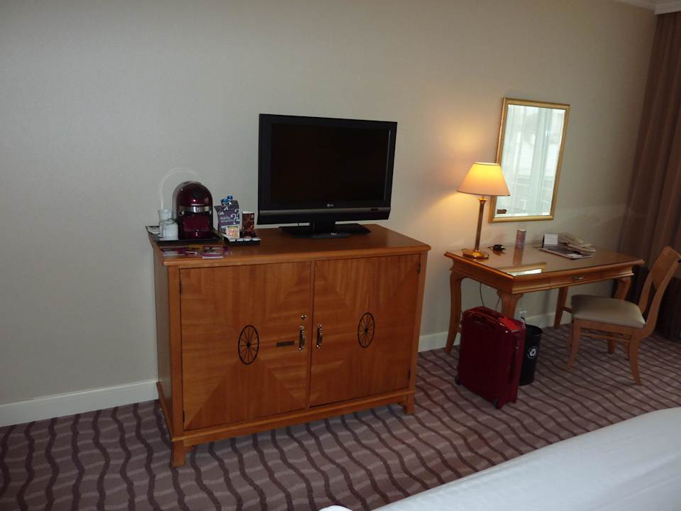 Tv Sheraton Warsaw Hotel