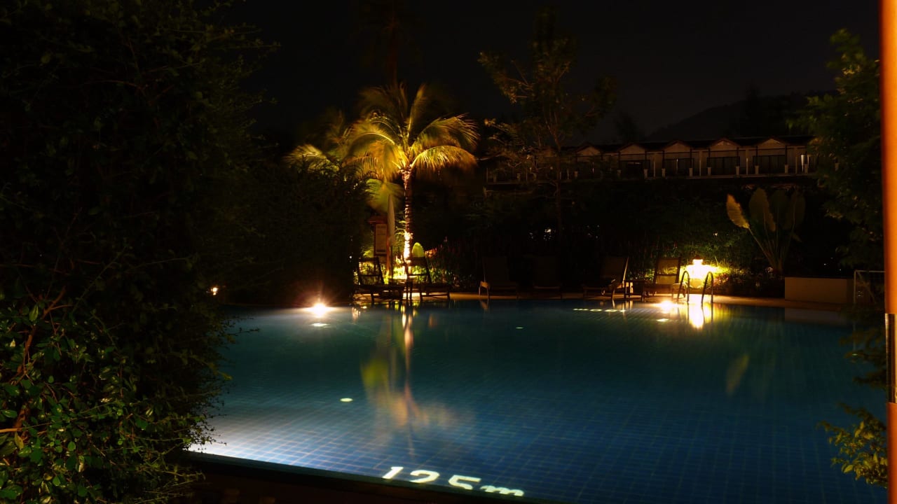 Abends Sunwing Kamala Beach