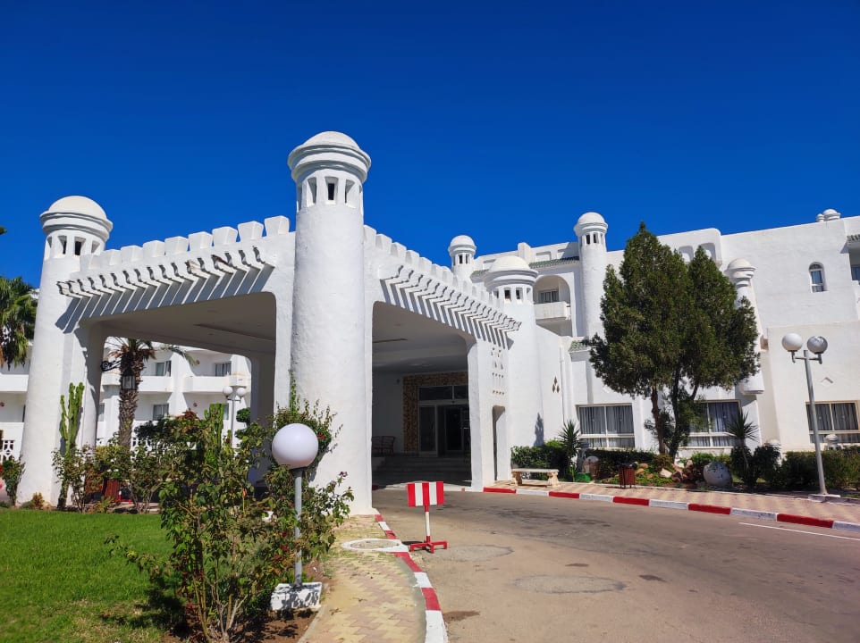 Außenansicht Hotel El Mouradi Skanes Beach