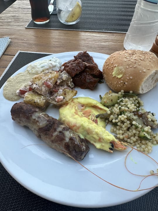 Gastro Sentido More Meni Residence & Suites