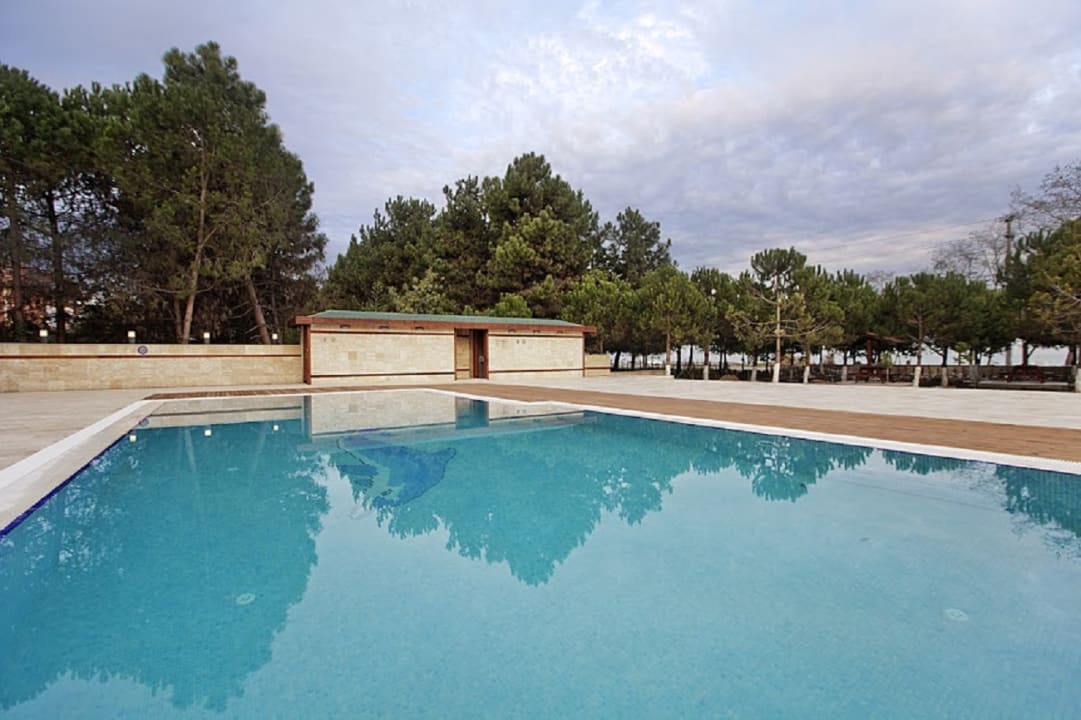 Pool Hampton By Hilton Ordu