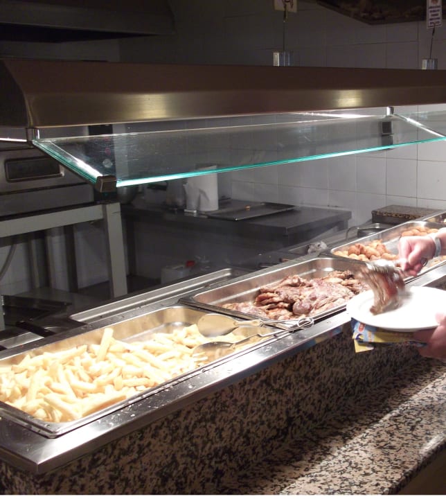 Abends: Pommes, Speck, Pizza HSM Canarios Park