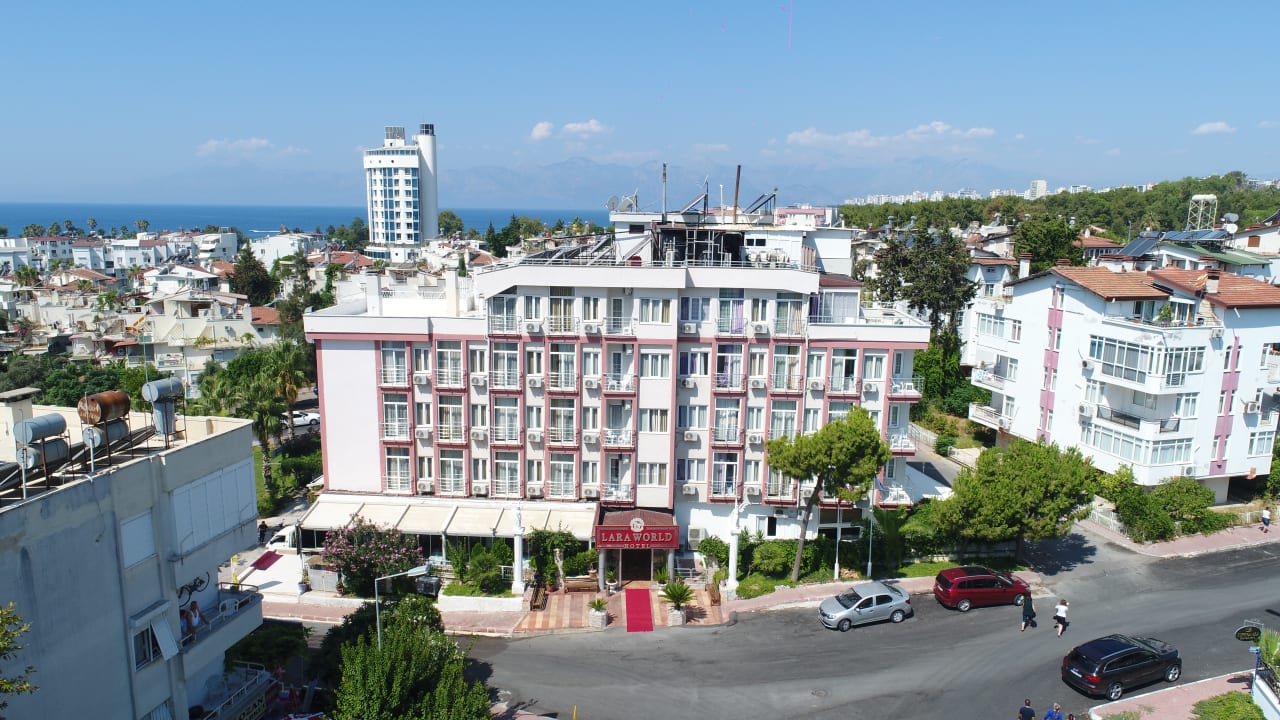 Außenansicht Hotel Lara World