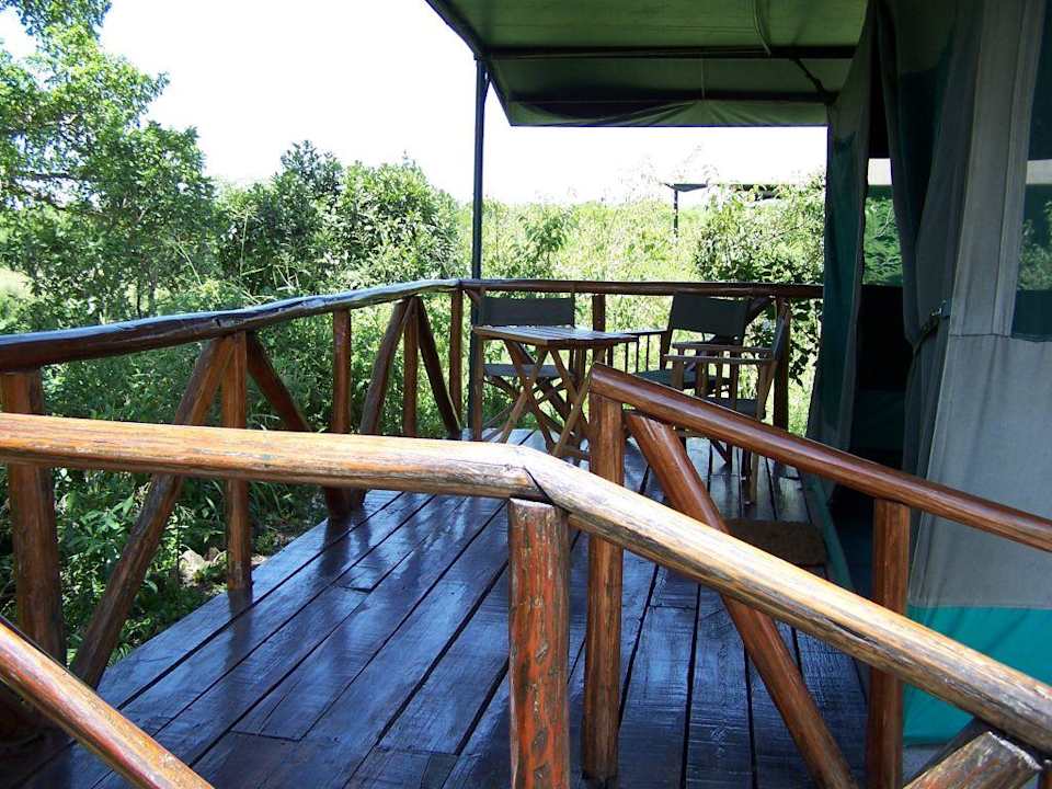 Sitzmöglichkeit vor dem Zelt Aruba-Mara Camp