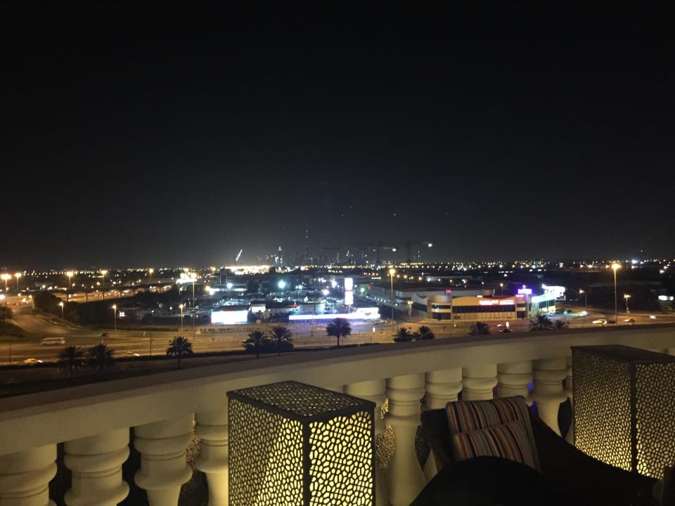 Ausblick von der Aussenbar Hotel Sheraton Dubai Mall Of The Emirates