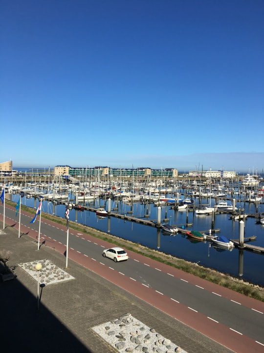 Ausblick Leonardo Hotel IJmuiden Seaport Beach