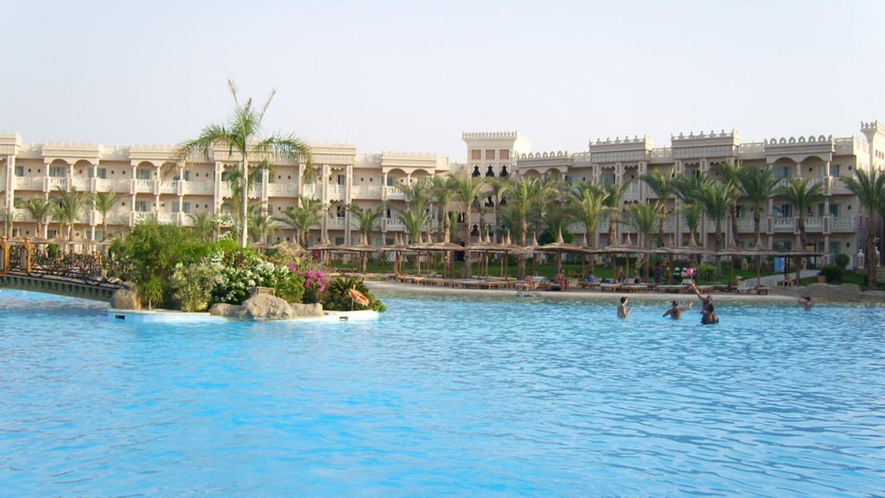 Der Pool war nie zu klein oder zu eng Pickalbatros Palace Resort