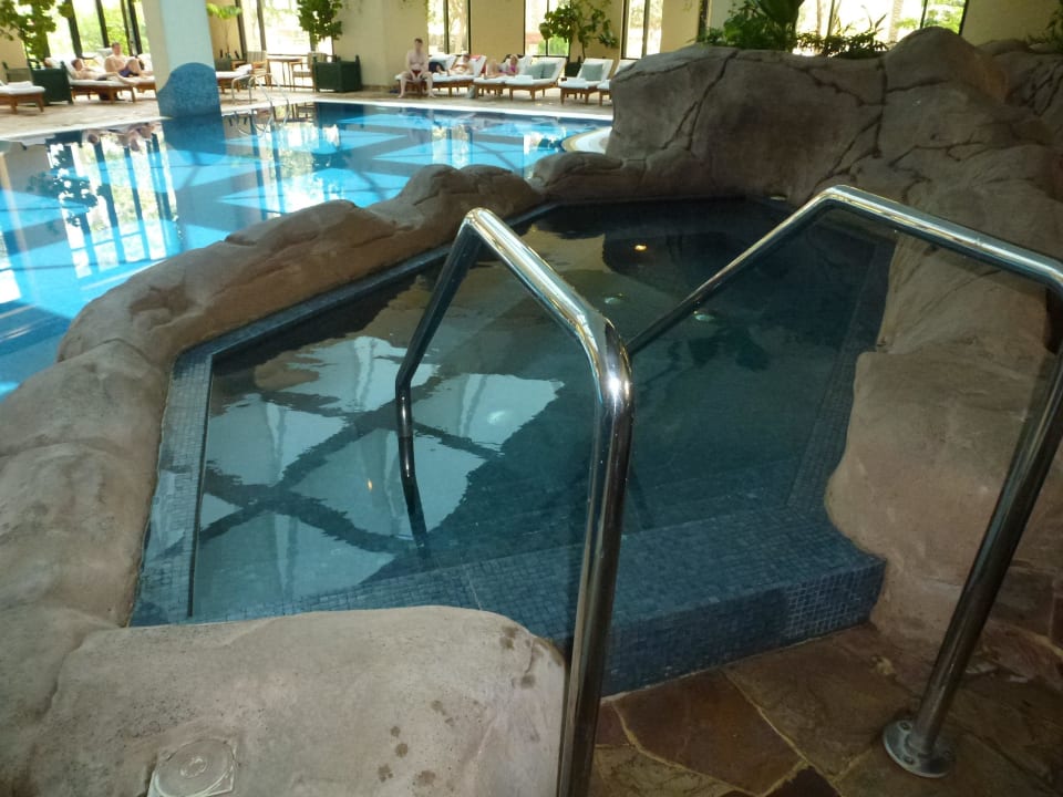 Innen Pool mit Jacuzzi Grand Hyatt Dubai