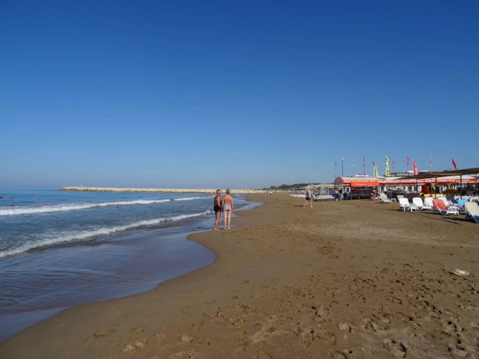 Toller Strandabschnitt  Port Side Resort Hotel